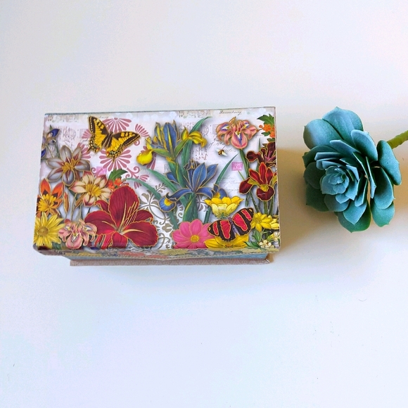 Musical Box & Note Card Set - Picture 1 of 5